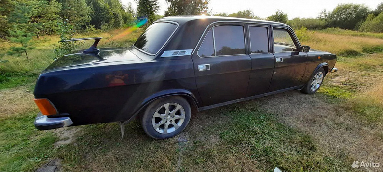 В России продают уникальную «Волгу»-лимузин с пробегом всего 5 тыс. км. Цена может удивить